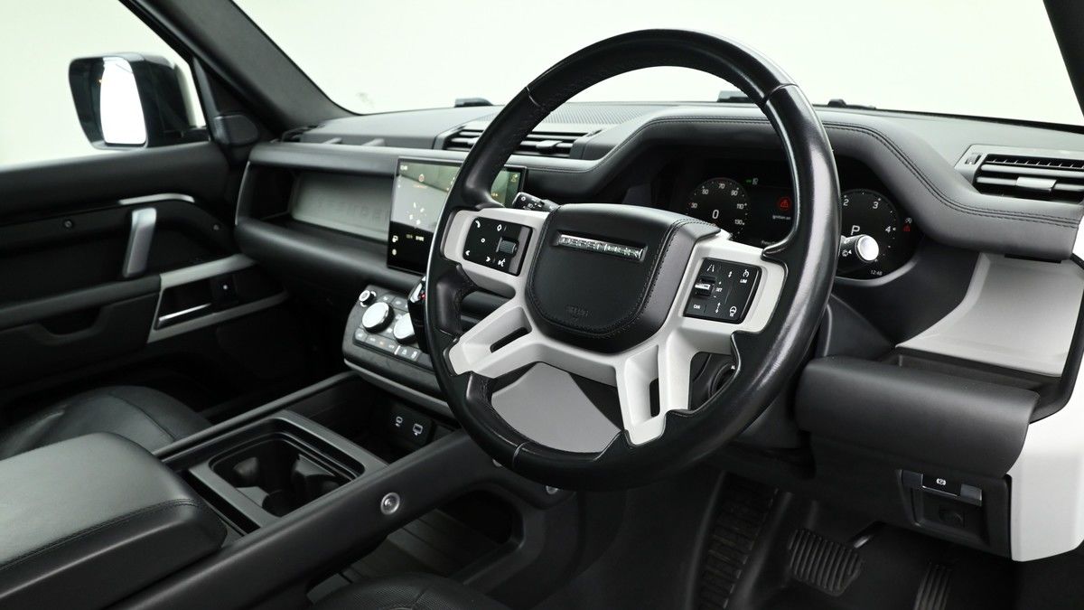 Land Rover Defender 110 Image 3