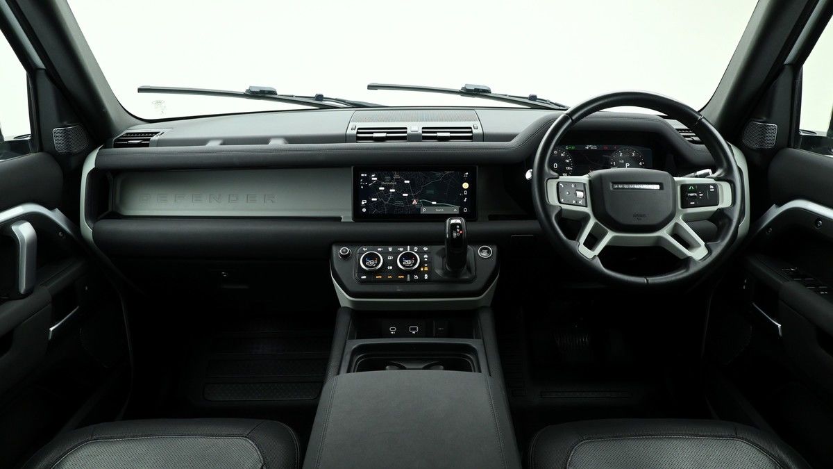 Land Rover Defender 110 Image 13