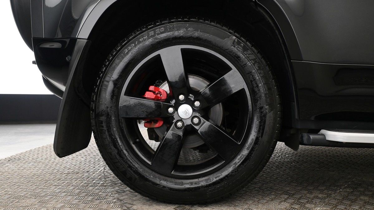 Land Rover Defender 110 Image 9