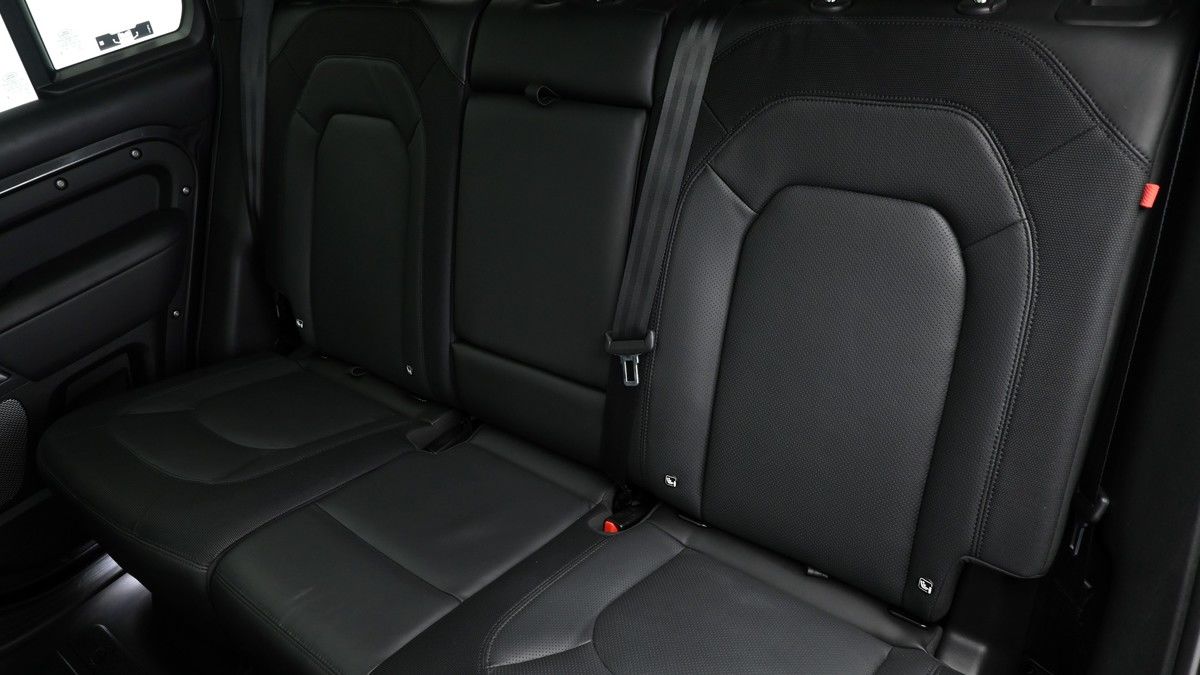 Land Rover Defender 110 Urban Image 5