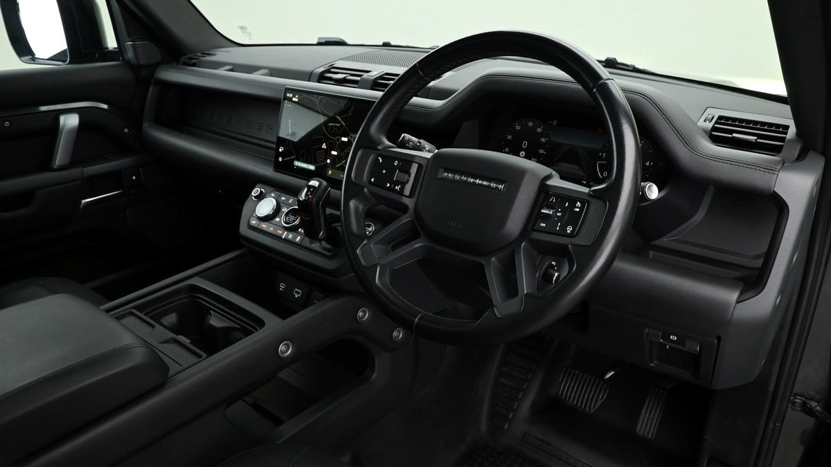 Land Rover Defender 110 Urban Image 3
