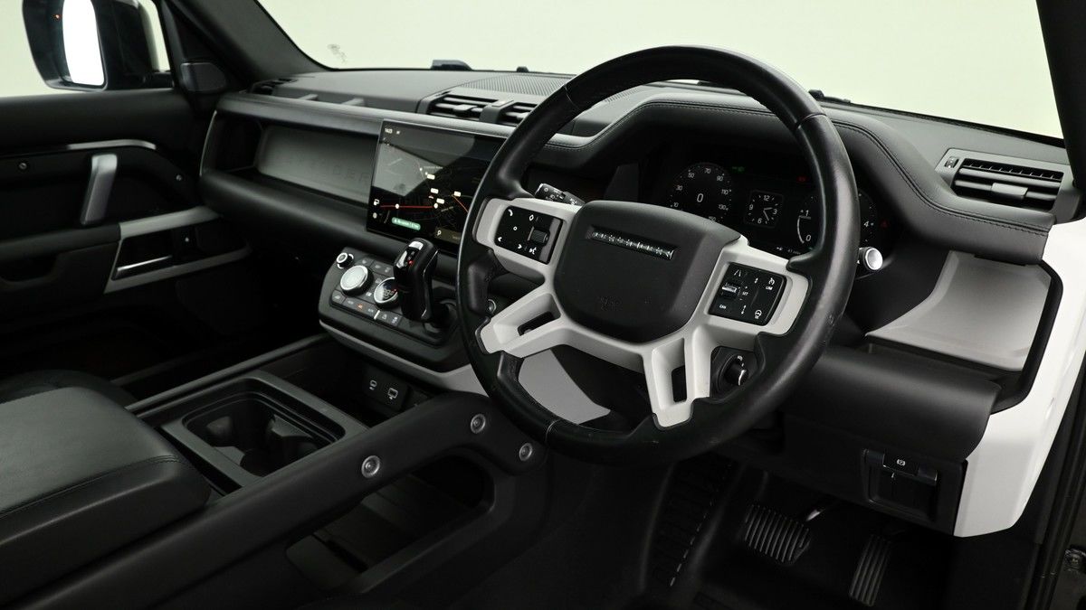 Land Rover Defender 110 Image 3