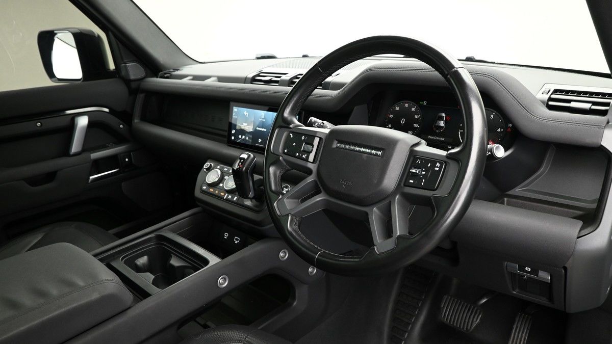 Land Rover Defender 110 Image 3