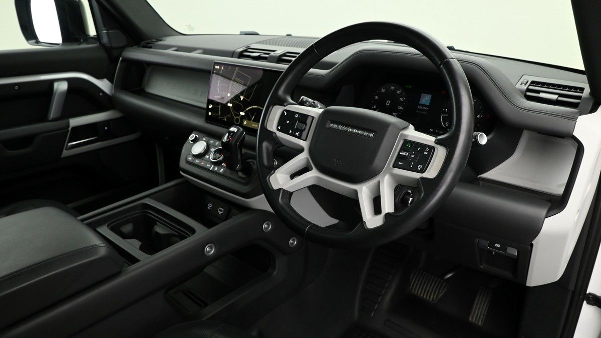 Land Rover Defender 110 Image 3