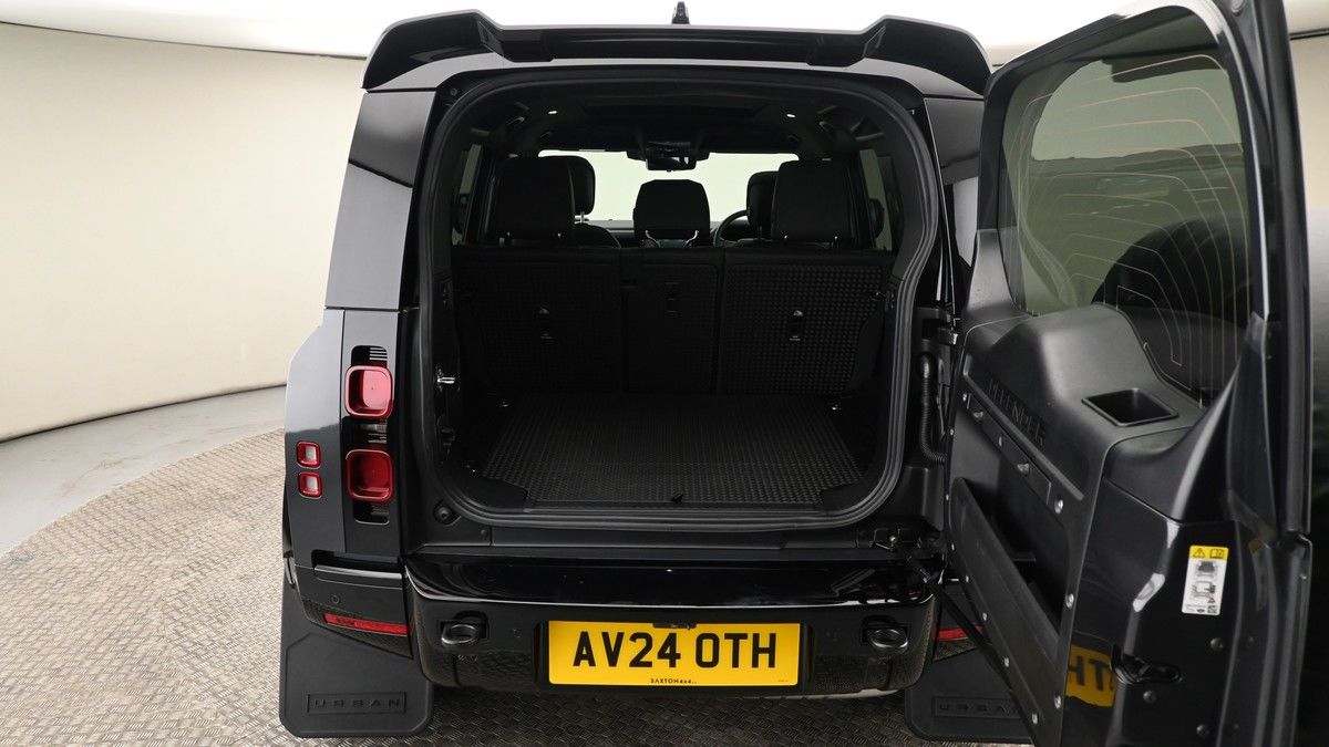 Land Rover Defender 110 Urban Image 10