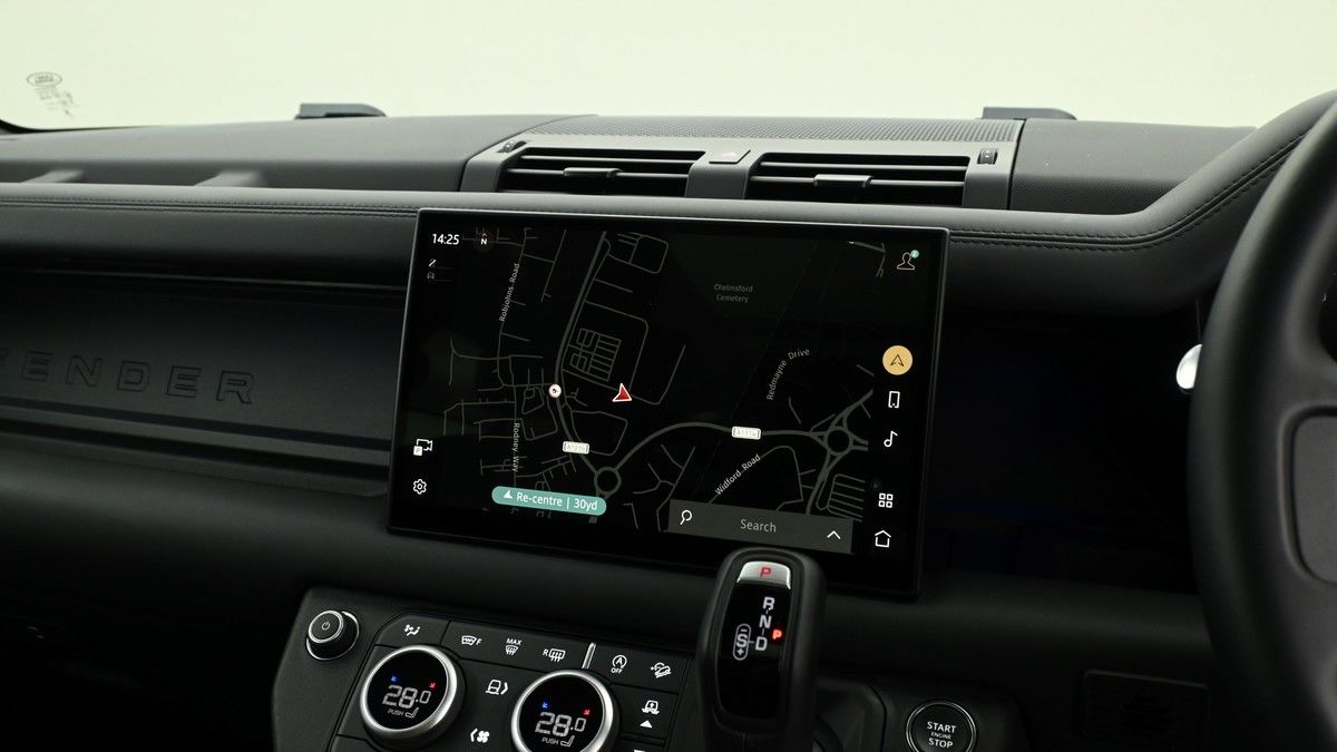 Land Rover Defender 110 Urban Image 11