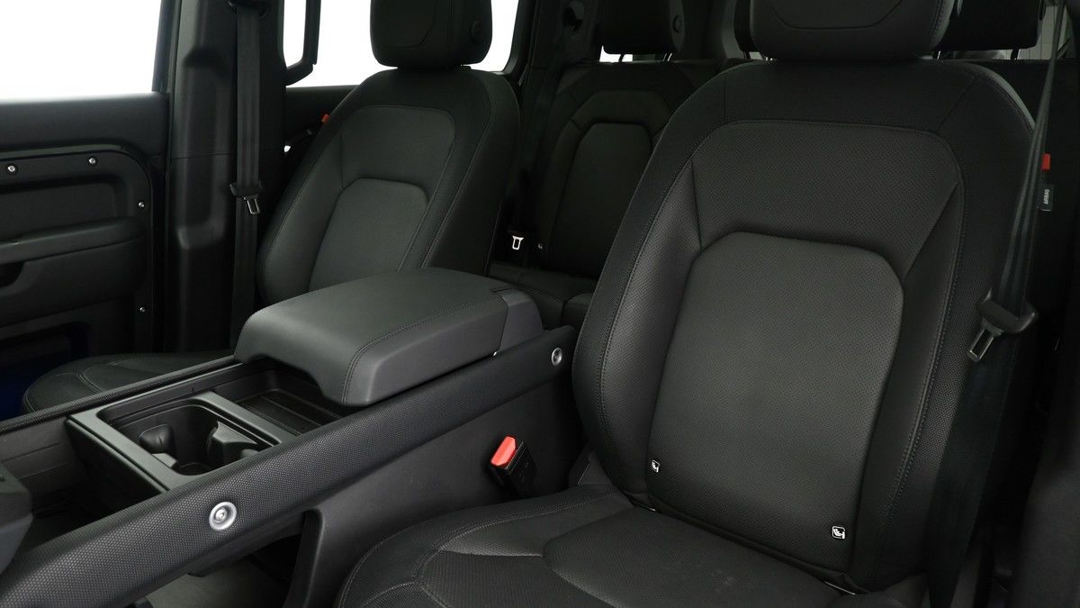 Land Rover Defender 110 Urban Image 4