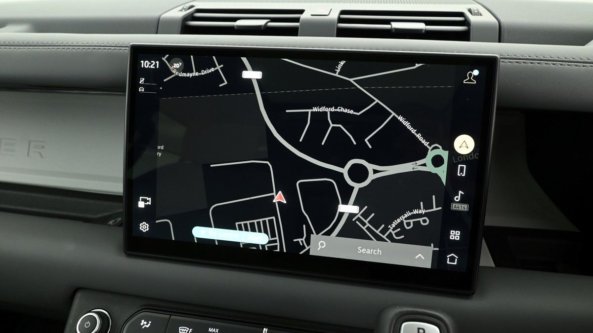 Land Rover Defender 110 Urban Image 21