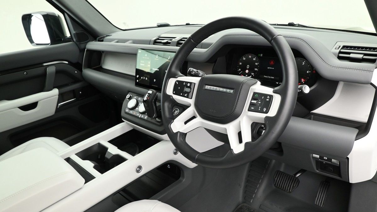Land Rover Defender 110 Urban Image 5