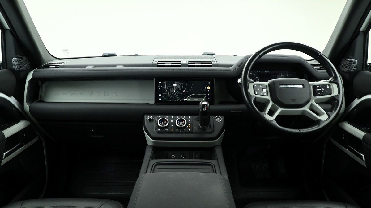 Land Rover Defender 110 Image 13