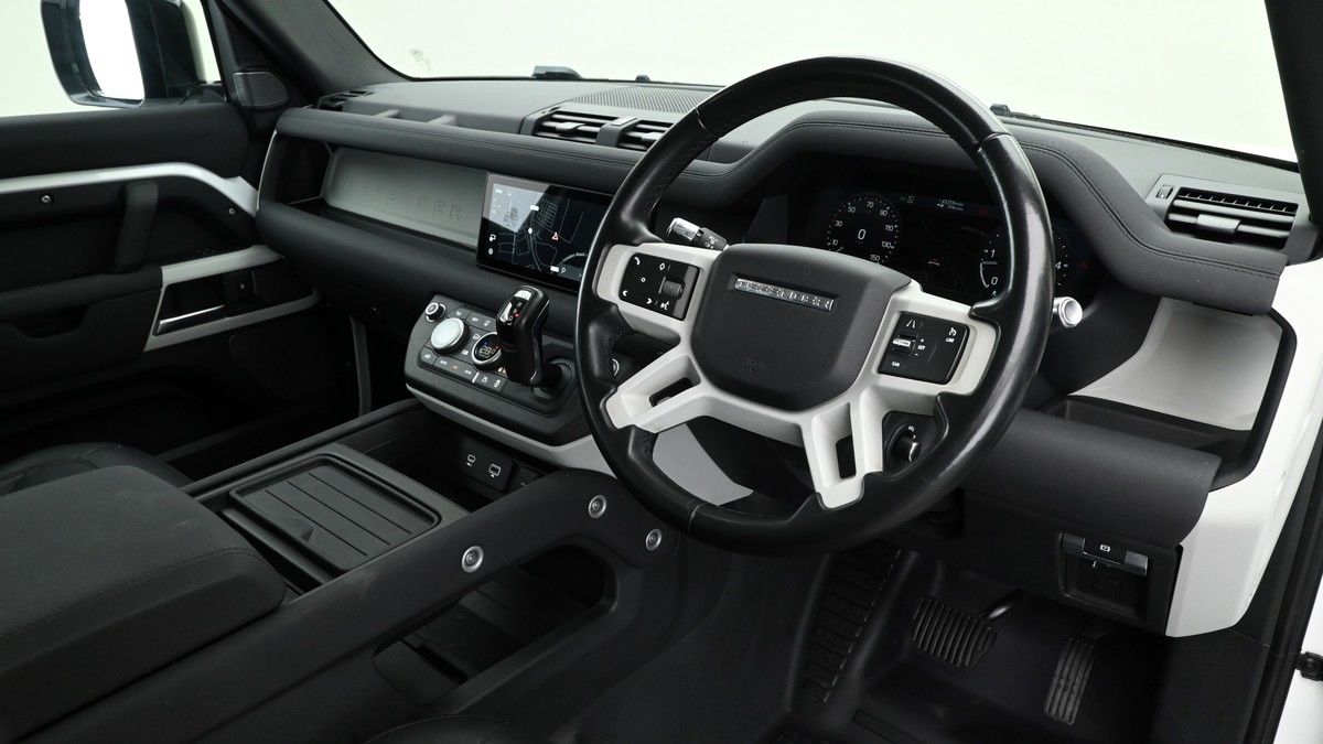 Land Rover Defender 110 Image 2