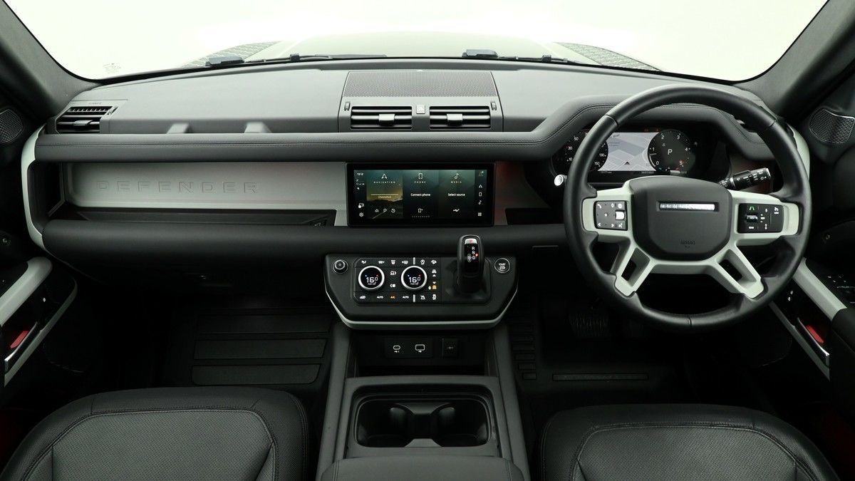 Land Rover Defender 110 Urban Image 27