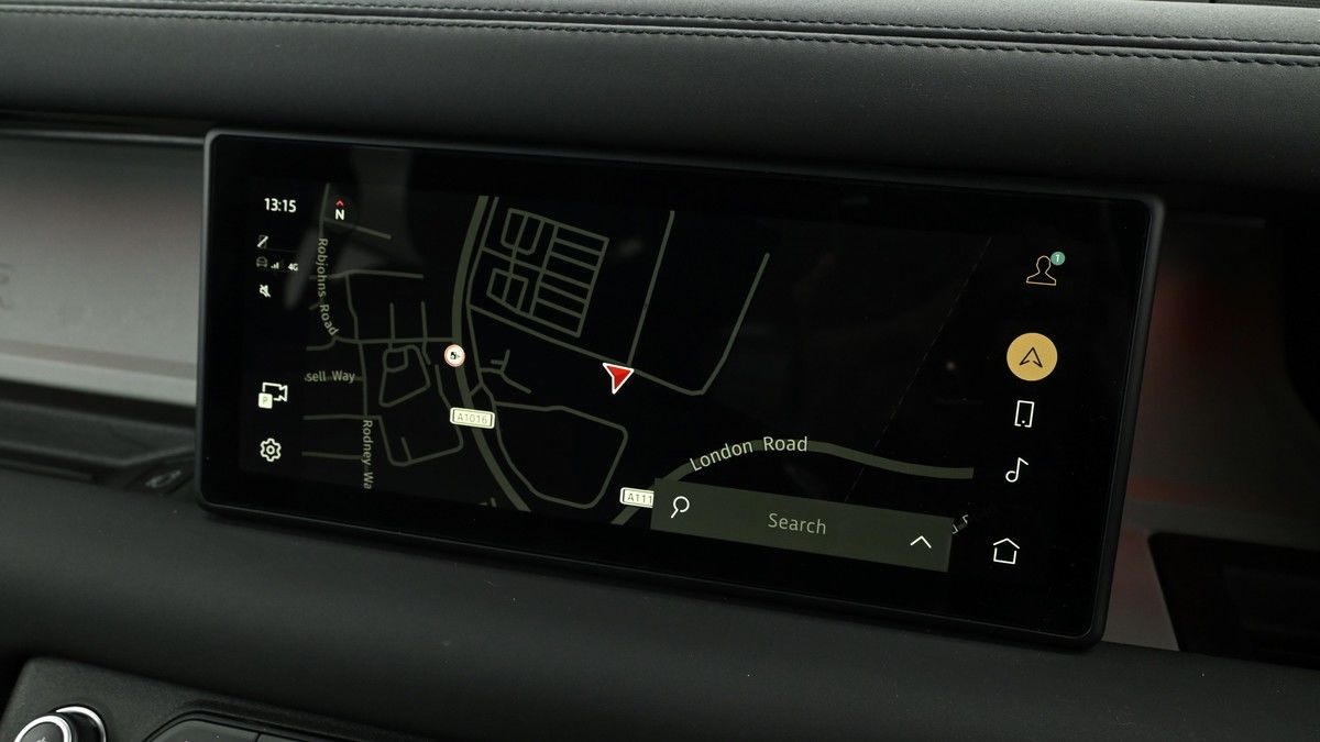 Land Rover Defender 110 Urban Image 21