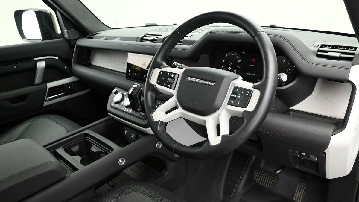 Land Rover Defender 110 Urban Image 5