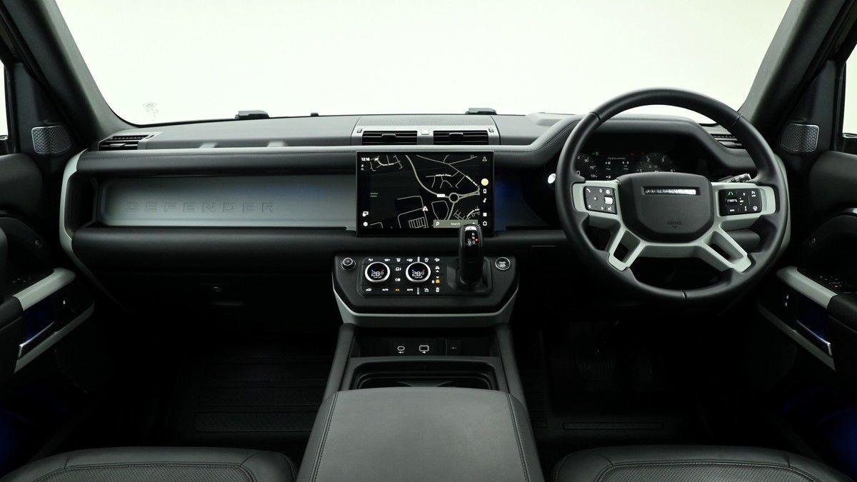 Land Rover Defender 110 Image 14