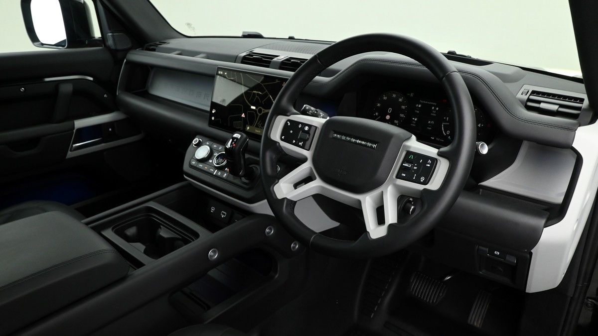 Land Rover Defender 110 Image 3