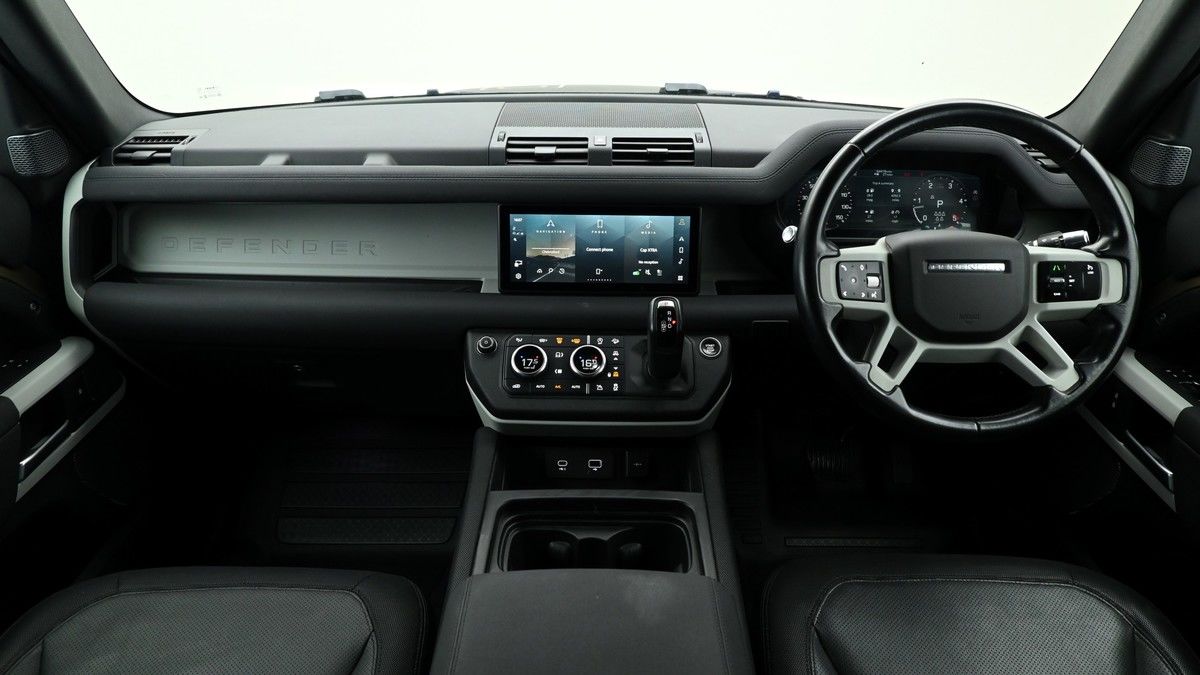 Land Rover Defender 110 Image 14