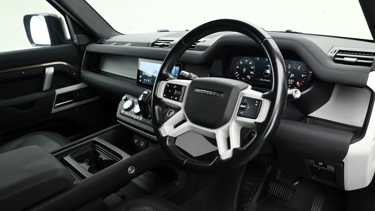Land Rover Defender 110 Image 3