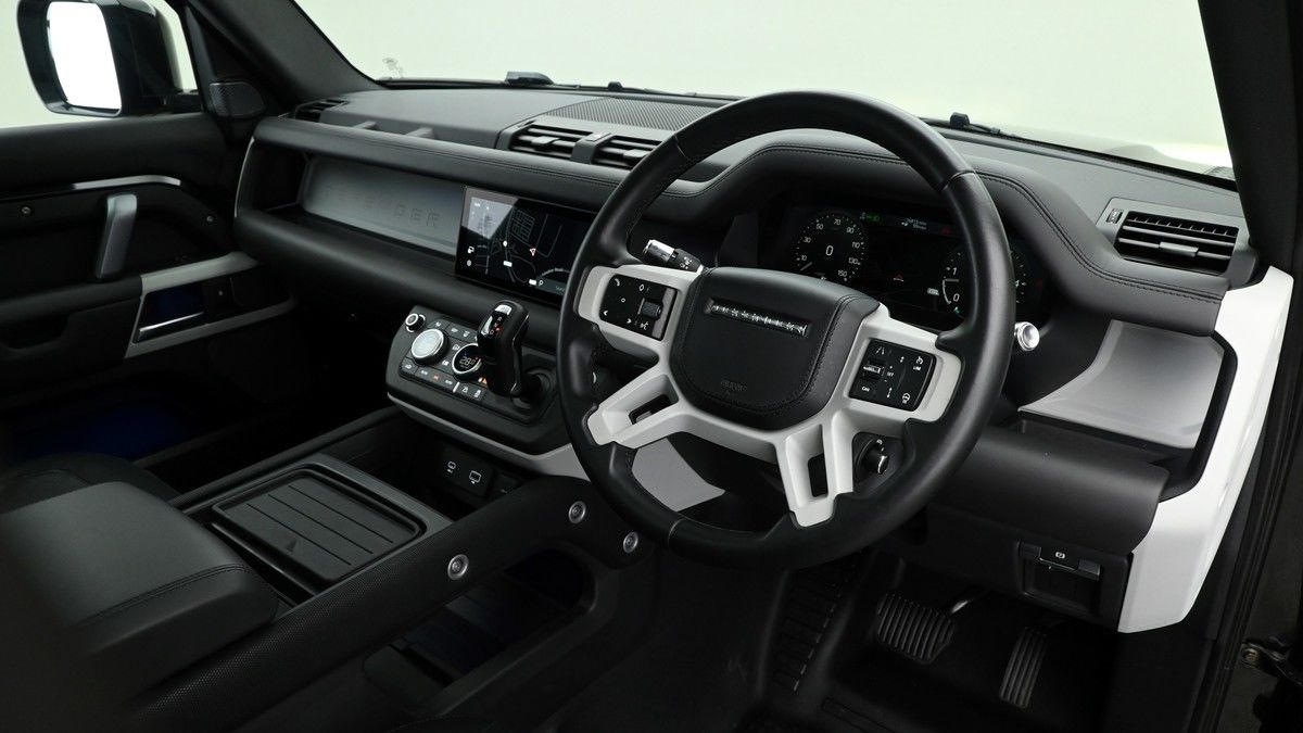 Land Rover Defender 110 Image 3
