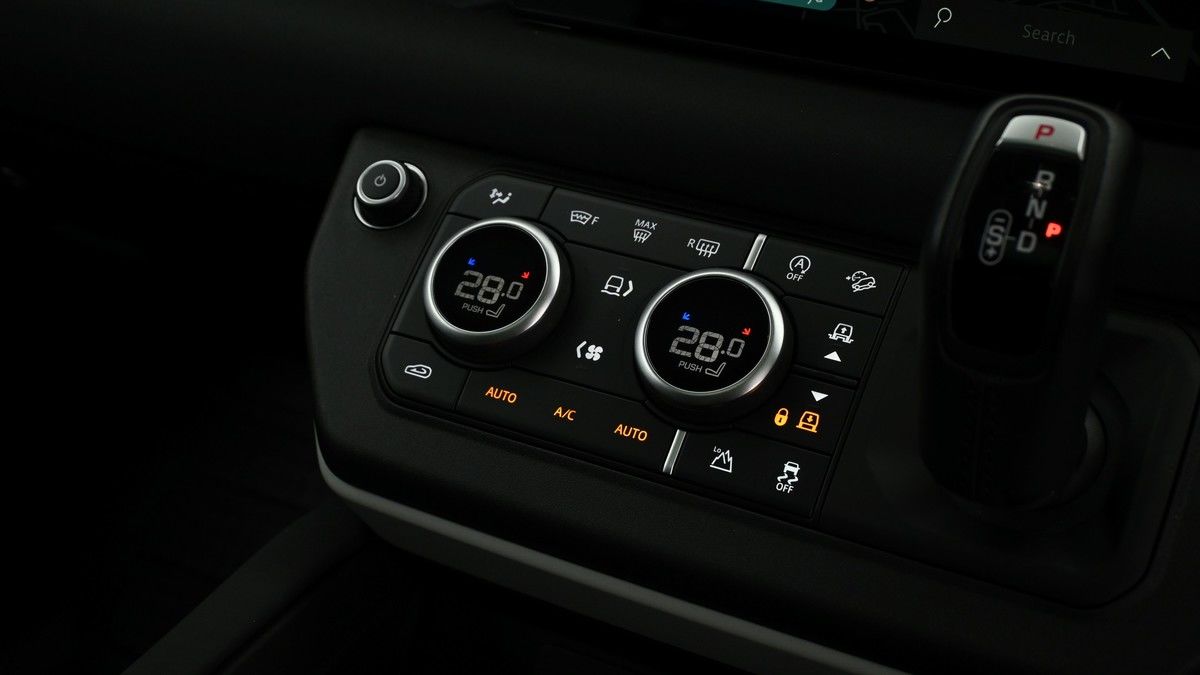 Land Rover Defender 110 Urban Image 12
