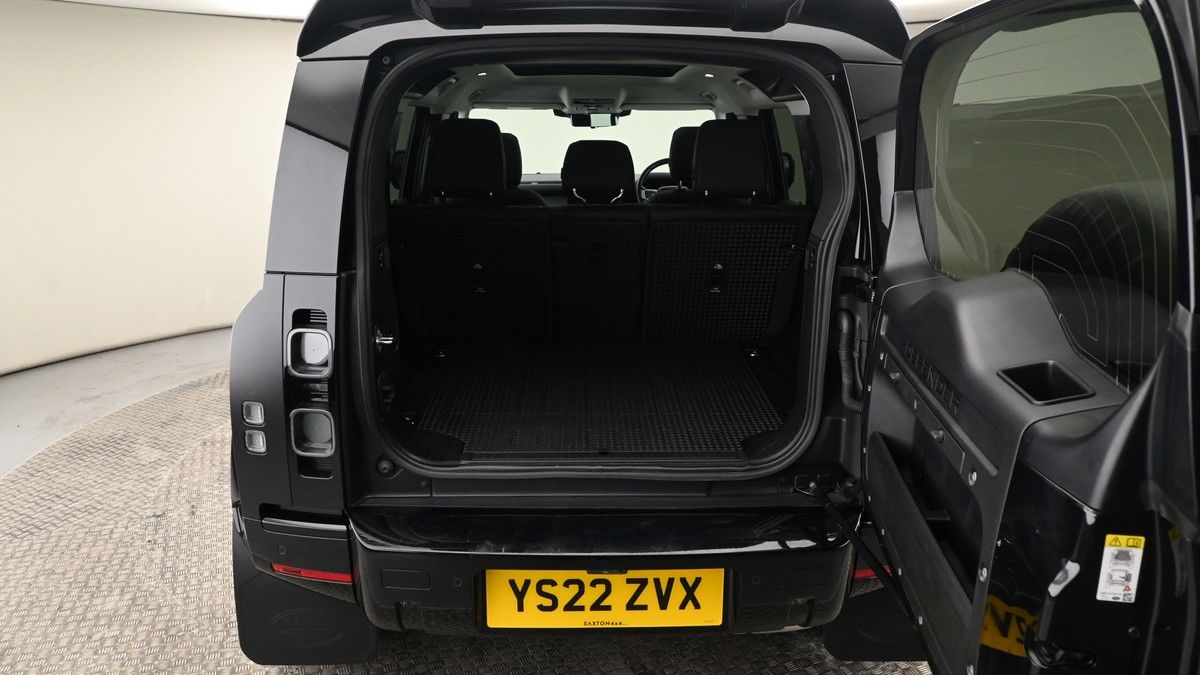 Land Rover Defender 110 Urban Image 10