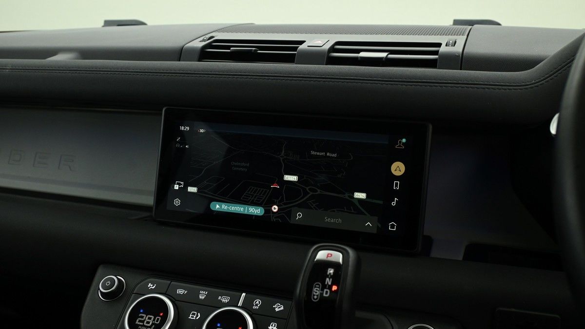 Land Rover Defender 110 Urban Image 11