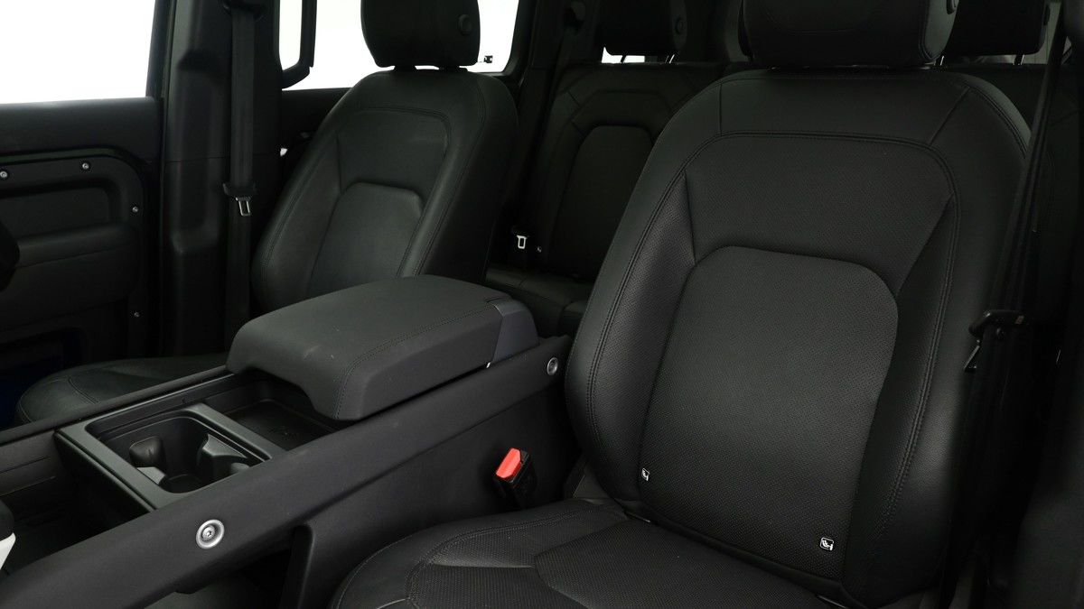 Land Rover Defender 110 Urban Image 4
