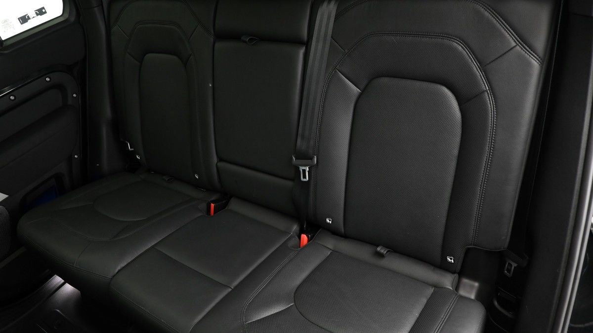 Land Rover Defender 110 Urban Image 5