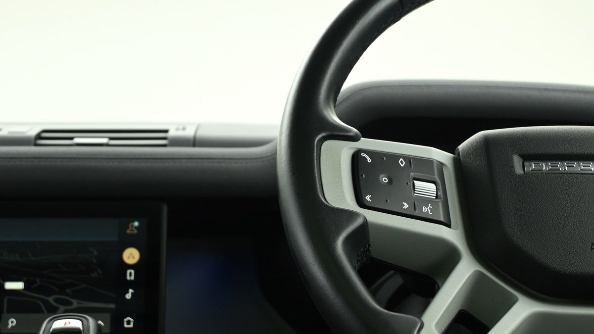 Land Rover Defender 110 Urban Image 15