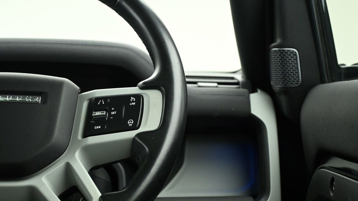Land Rover Defender 110 Urban Image 16
