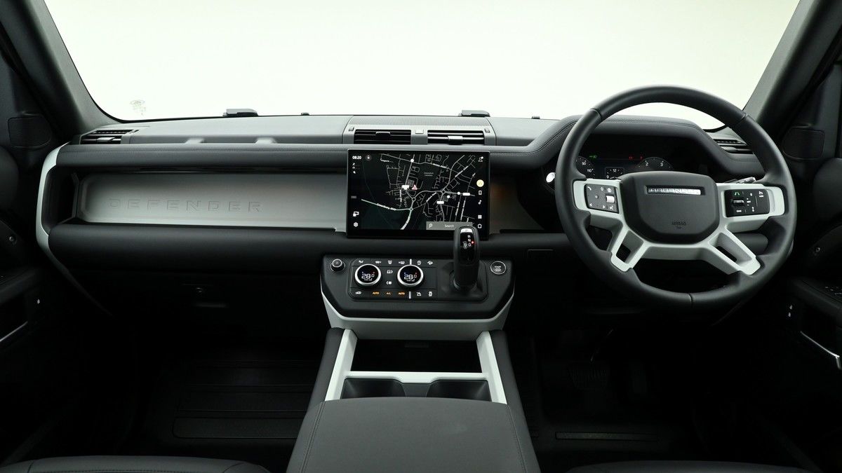Land Rover Defender 110 Image 14