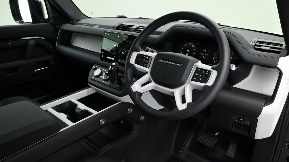 Land Rover Defender 110 Image 3