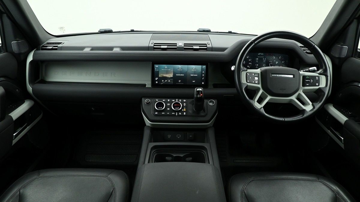 Land Rover Defender 110 Image 14