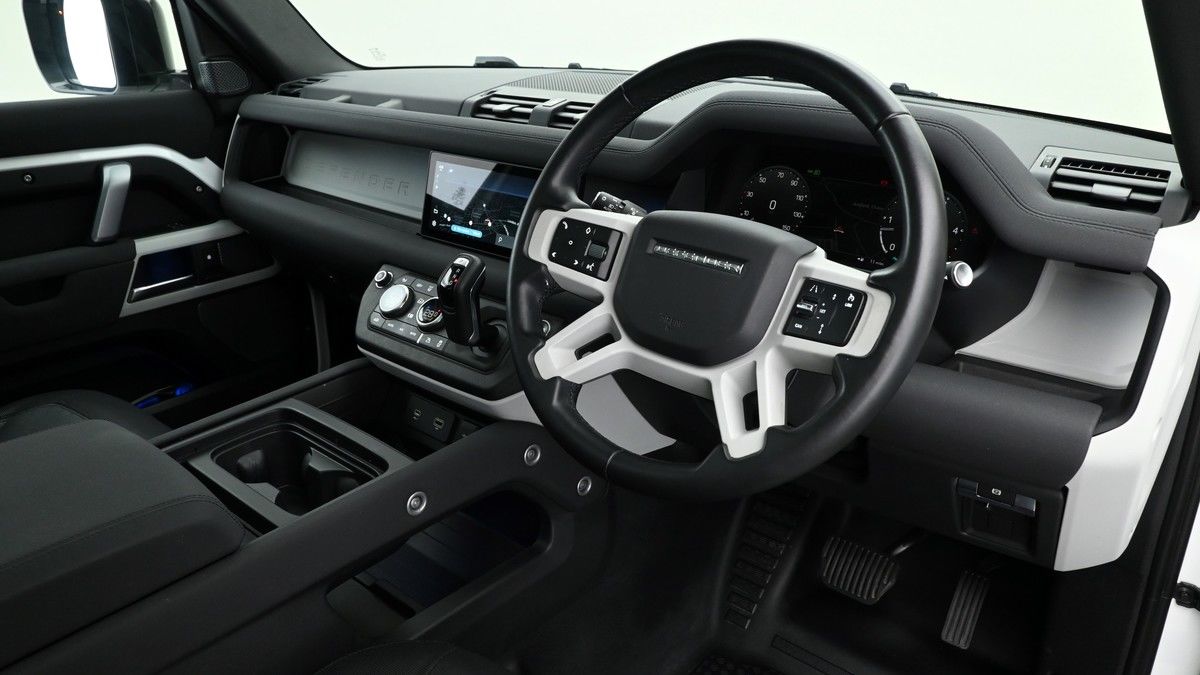 Land Rover Defender 110 Image 3