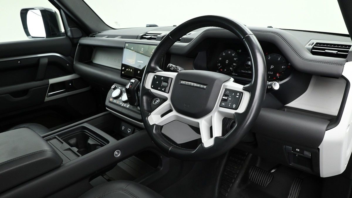 Land Rover Defender 110 Image 3