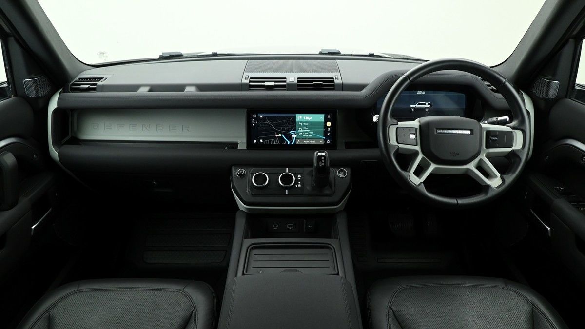 Land Rover Defender 110 Image 14