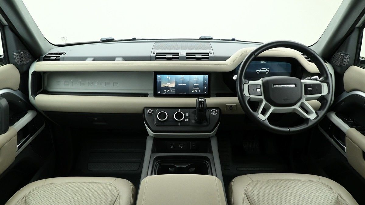 Land Rover Defender 110 Image 14