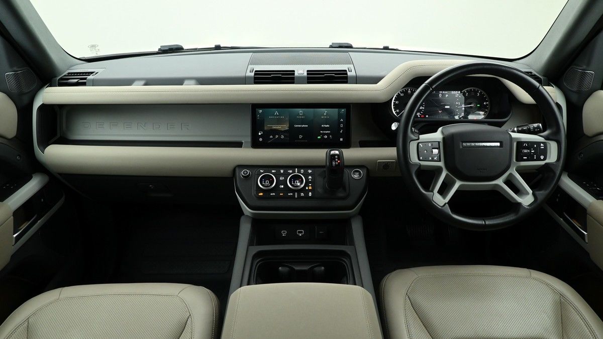 Land Rover Defender 110 Image 14
