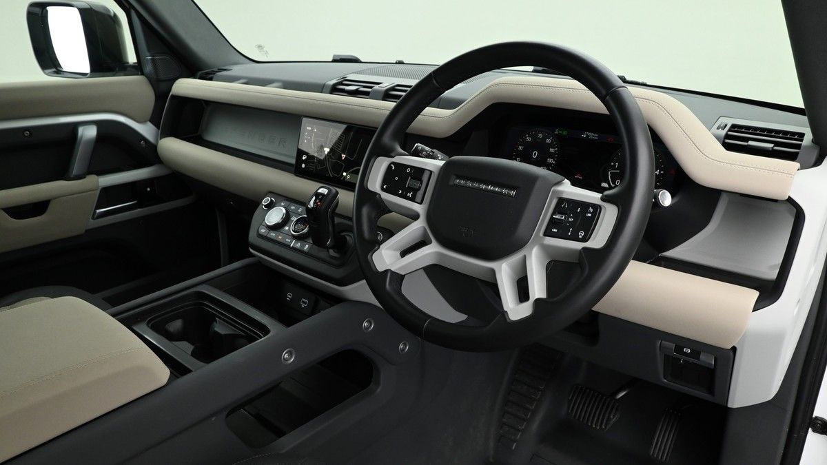 Land Rover Defender 110 Image 3
