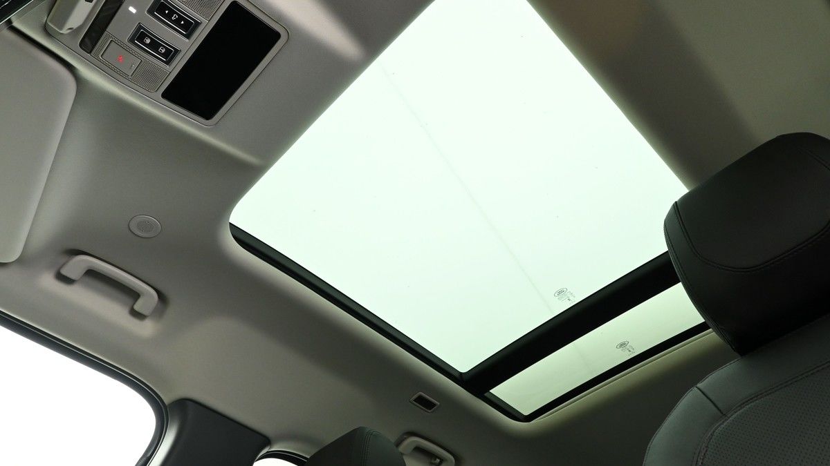 Land Rover Defender 110 Urban Image 2