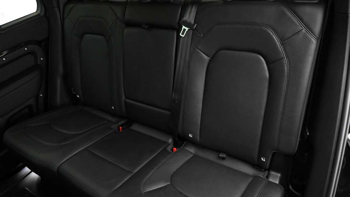 Land Rover Defender 110 Urban Image 5