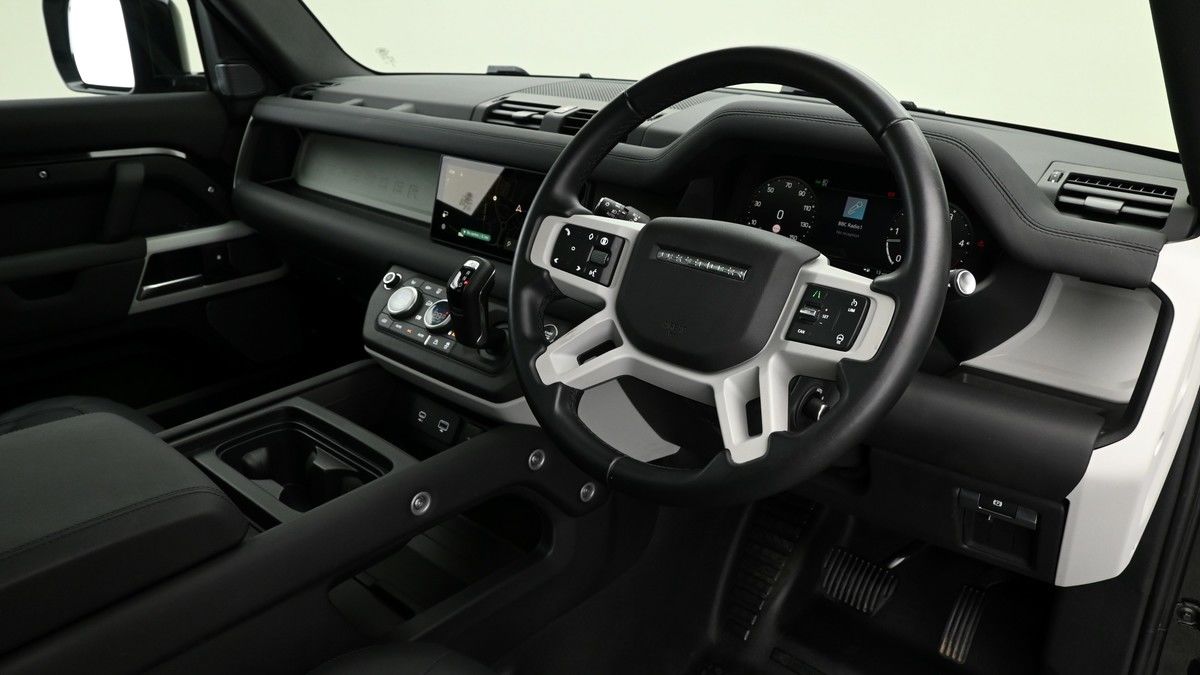 Land Rover Defender 110 Urban Image 3