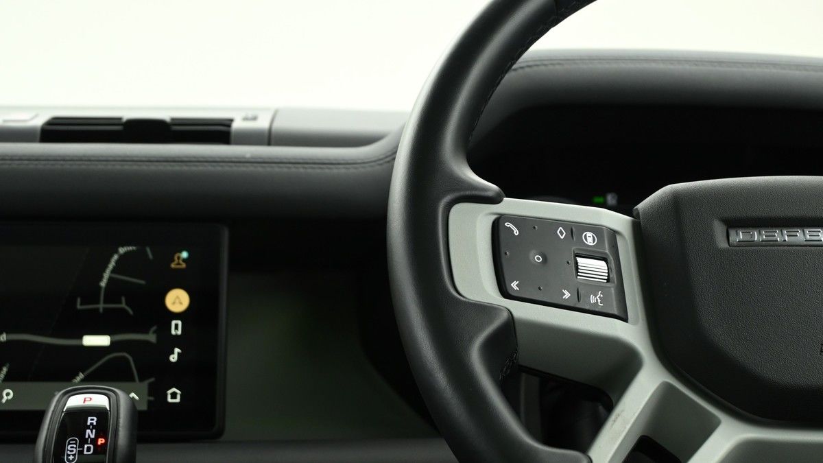 Land Rover Defender 110 Urban Image 15