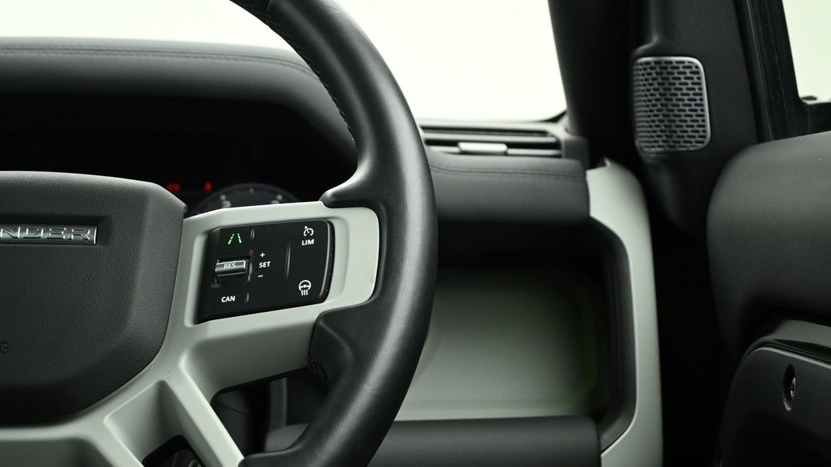 Land Rover Defender 110 Urban Image 16