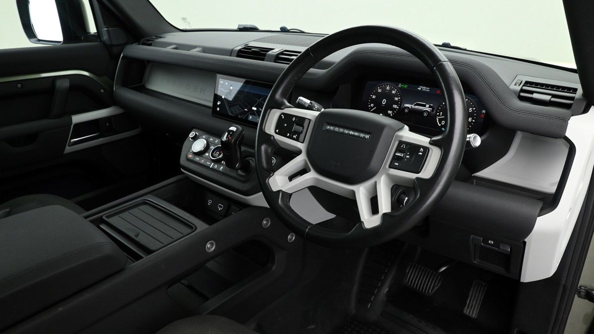 Land Rover Defender 110 Image 3