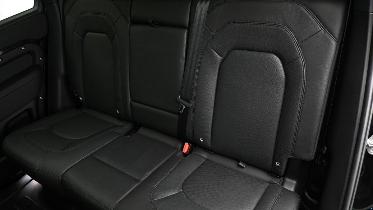 Land Rover Defender 110 Urban Image 5