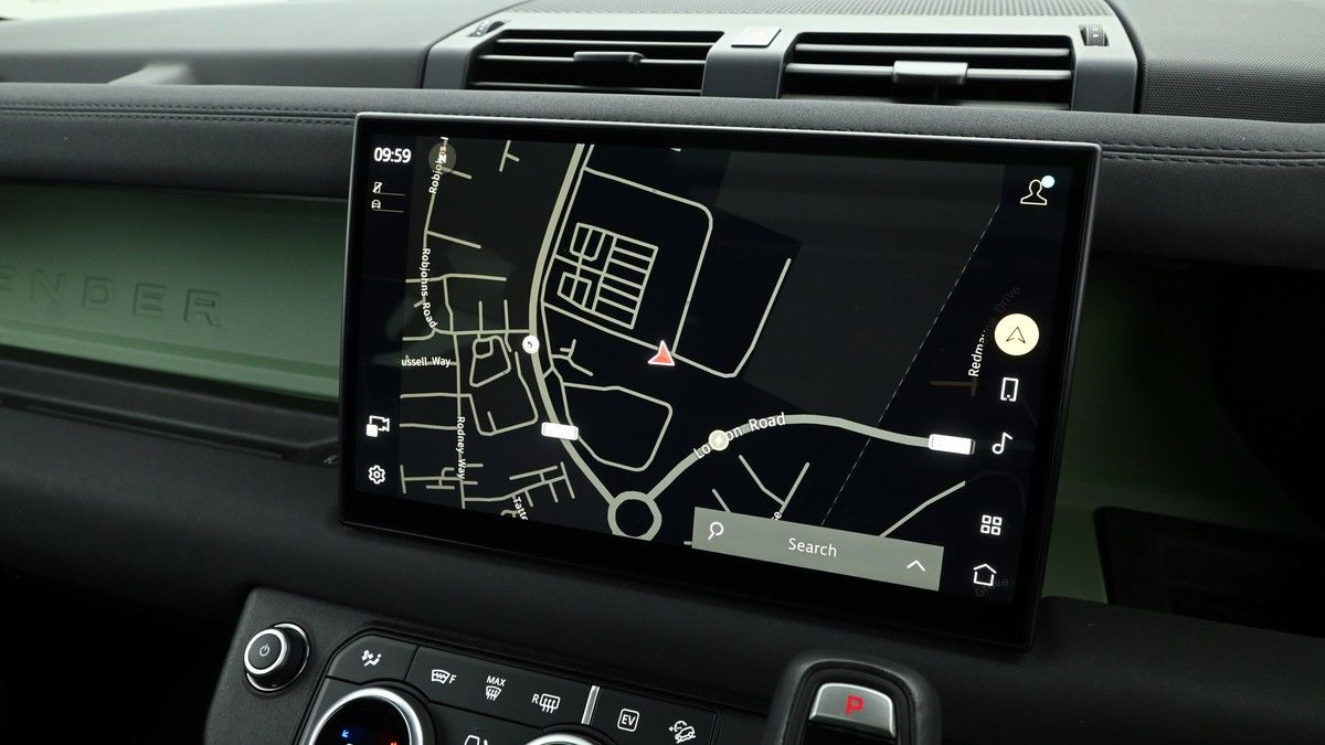 Land Rover Defender 110 Urban Image 11