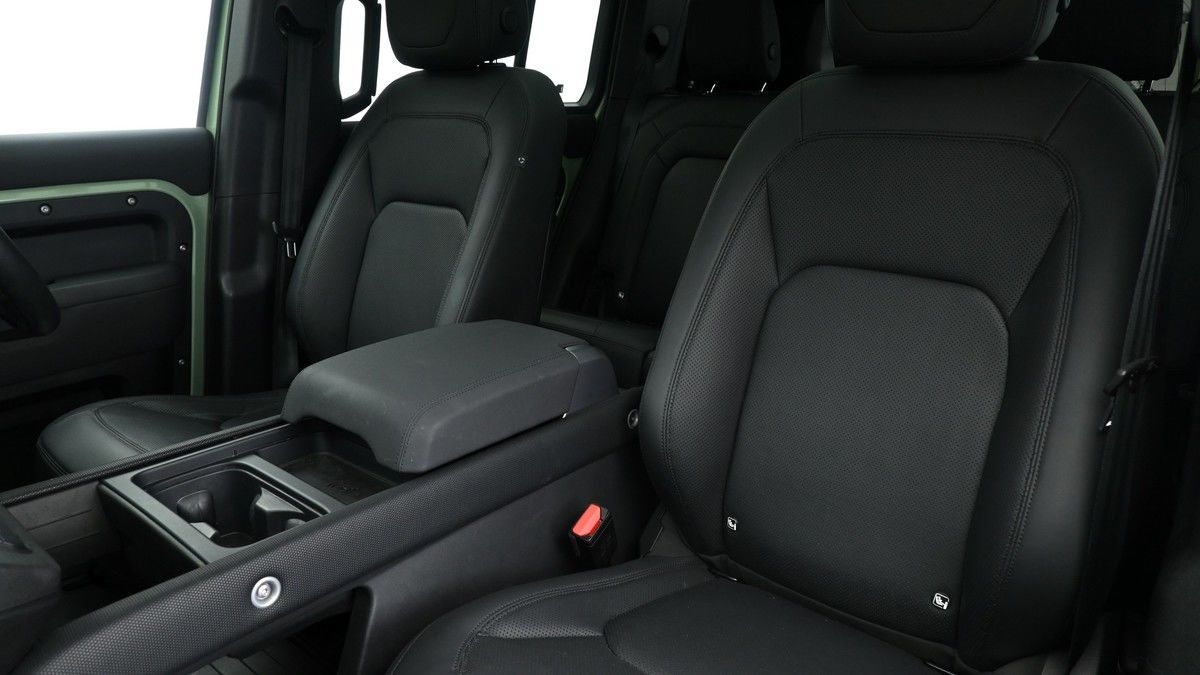 Land Rover Defender 110 Urban Image 4