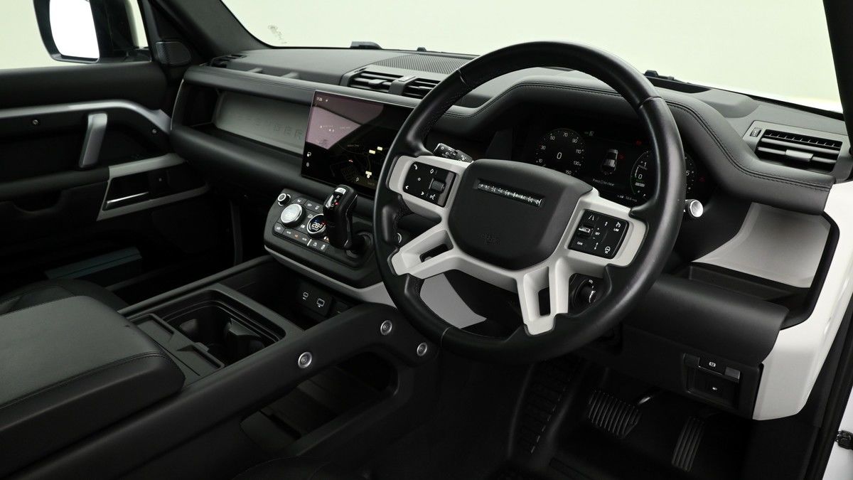 Land Rover Defender 110 Image 3