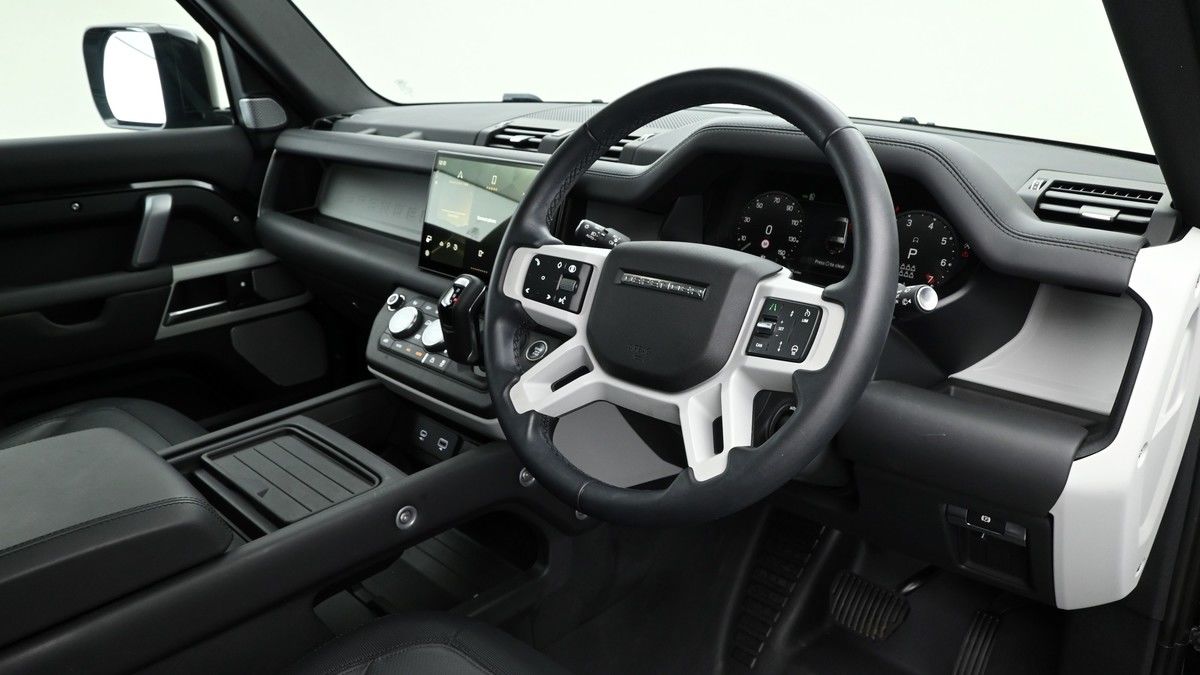 Land Rover Defender 130 Urban Sticky Header Image